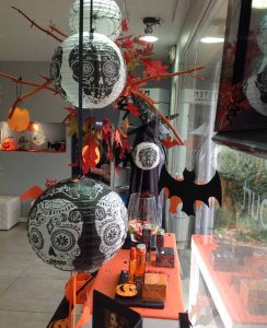 vitrine coiffure Thème Halloween