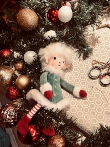 creation-des-couronnes-animees-des-peluches-du-magasin