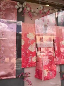 Installation des décors de Sakura