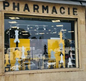 Mise en scène des vitrines Pharmacie