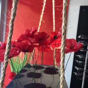 Création des balançoires et des coquelicots en papier de soie