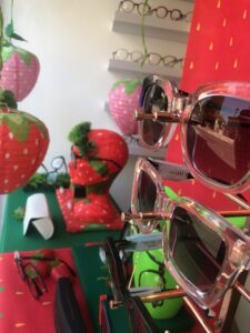 Scénographie des vitrines d'Optique à Eguilles