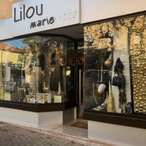 Création des décors et installation des vitrines de PAP femme