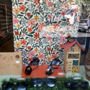 Panneau suspendu fleurit